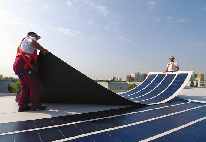 Nuovi pannelli solari flessibili e adesivi - La Freccia Verde